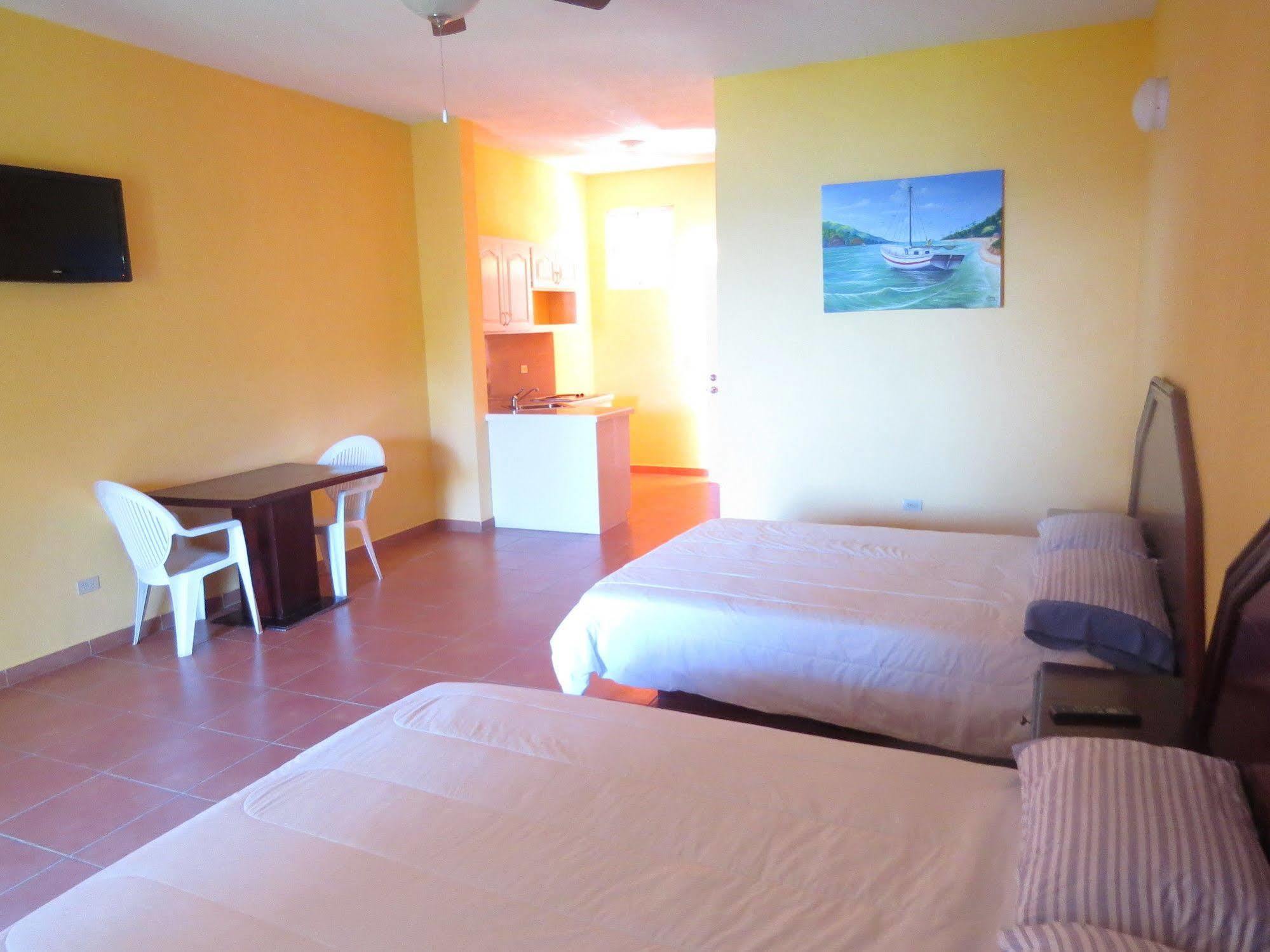 Rival Hotel Cap-Haitien Ngoại thất bức ảnh